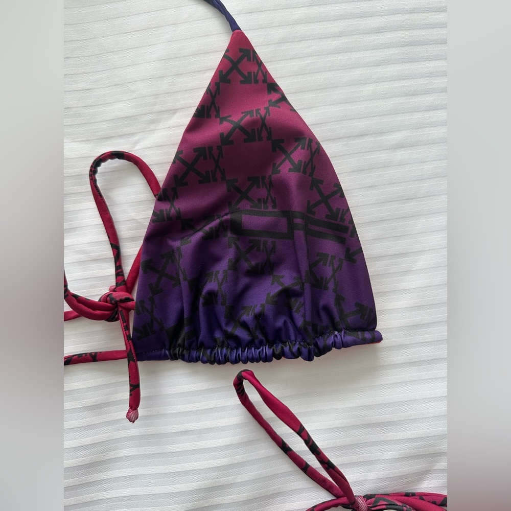 Off-White
logo-print gradient bikini - Picture 4 of 8